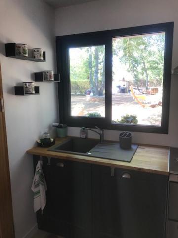La Brindille Petit Mas Provencal Meuble De Tourisme 3 Etoiles 2-3 Personnes 1 Piece 30 M2 Tout Confort Lisiere Foret Jardin Jacuzzi Piscine Saint-Paul-en-Foret Bagian luar foto